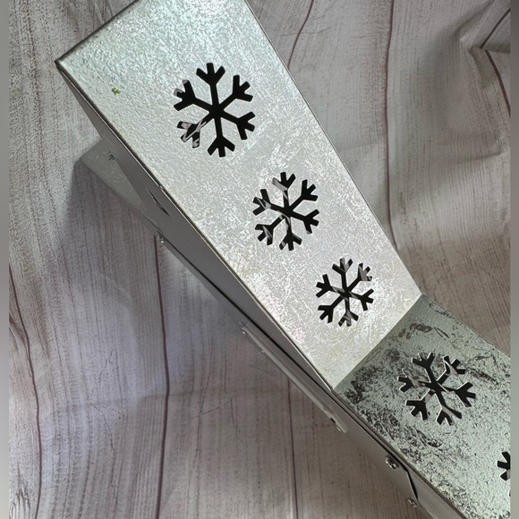 Holiday Star Merry Christmas Reindeer Snowflake Light Up Metal Wall/Shelf Decor - Picture 2 of 11